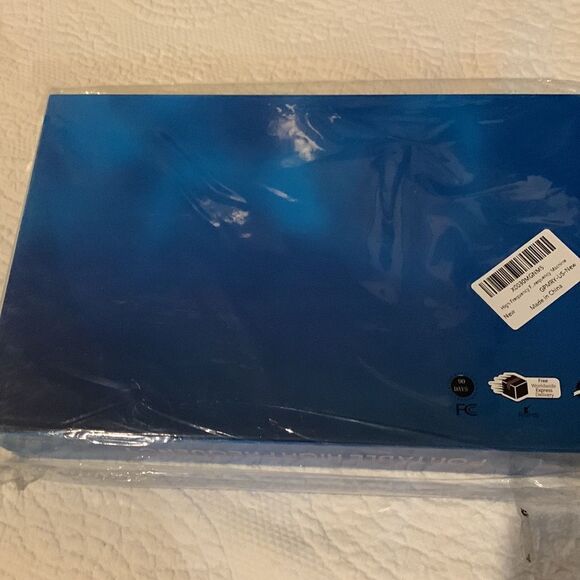 Portable high frequency. Perfect for acne, enlarged pores, and dark cir… - Picture 5 of 13